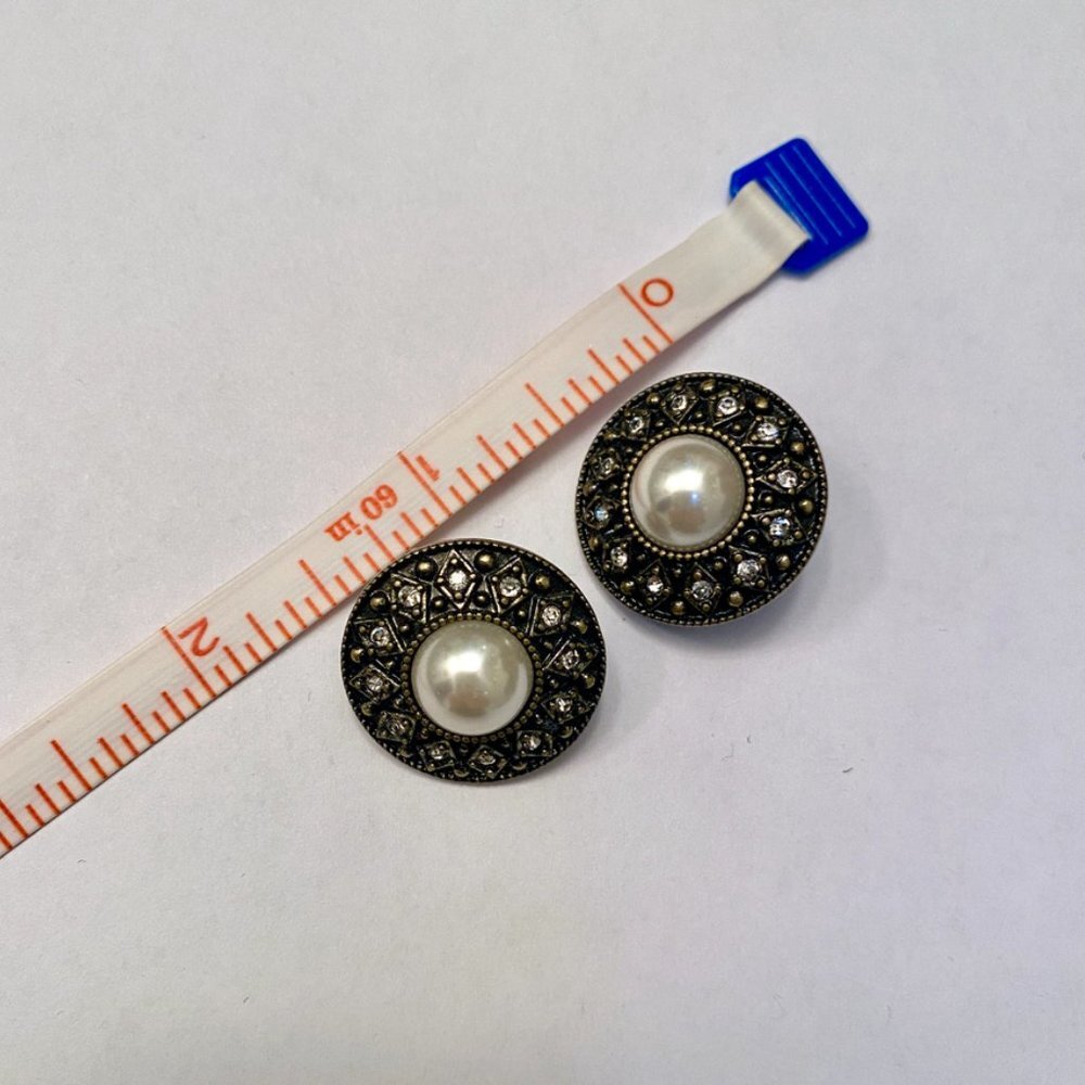 Aged Look Metal w Rhinestones and Faux Peal Clip On Earrings - Picture 3 of 3
